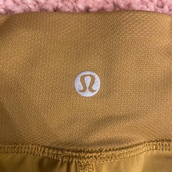 Lululemon Find Your Pace Lined High-Rise Short 3"
Gold Spice - Picture 5 of 5